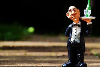 Dýško? Jsem neslušný? Proč bych měl za číšníka platit jeho hypotéku? - Médium.cz