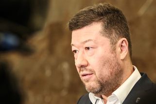 Může být vládní komedie směšnější? Ministr Zůna op...