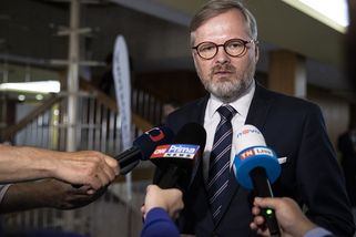 Má pevné místo ve vládě, podpořil Fiala Rakušana - Seznam Zprávy