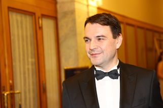 Macinka se drsně naváží už i do občanů: Tvrdá reakce na na stížnost Češky z Blízkého východu