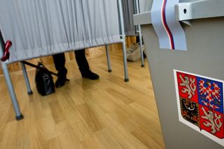 KOMENTÁŘ: Poslanci ANO přispěli k tomu, že se z korespondenční volby nestane tikající bomba