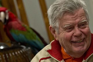 Největší úspěch? Setkání s manželkou! Hvězda televizních Silvestrů slaví 90, za sebou má i vězení - Super.cz