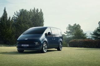 Hyundai STARIA Electric: devět míst, 400 km dojezdu a nabití za 20 minut. Tohle je elektrické MPV pro českou rodinu