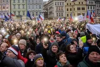 Nedělní demonstrace na podporu prezidenta zasáhnou více než 300 míst v Česku i v zahraničí