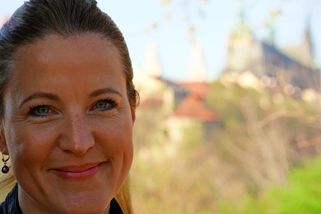 Muži neberou ženy v politice moc vážně. Největší soupeřkou ale byla jiná žena, hodnotí zpětně exministryně Peake