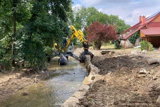 Bagry opravují koryta toků poškozená na Přerovsku a Olomoucku při velké vodě - Novinky