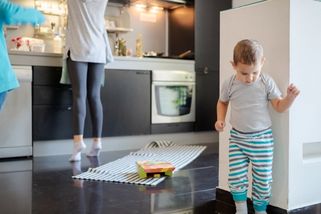 Dalibor Martínek: Důchodci žijí ve velkých bytech, rodiny s dětmi se mačkají v jedné místnosti, říká průzkum