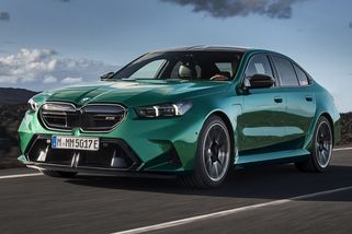 Oslní výkonem, šokuje hmotností: BMW představilo novou M5 s osmiválcem dopovaným elektřinou - Garáž.cz
