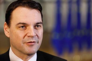 Macinka pojede do USA jednat o minerálech - Novinky