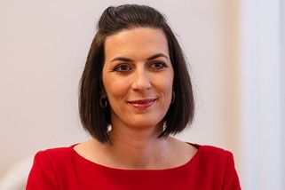 Pekarová Adamová obdrží 1,43 milionu zaslouženě, Česku dala mnoho - Médium.cz