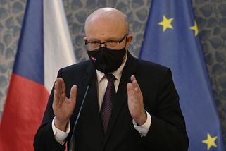 Vláda rozhodla. Karanténa na pět dnů i pro očkované a testy pro všechny zaměstnance - Novinky