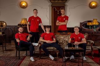 Fotbalová reprezentace představila nové dresy - Sport.cz