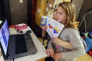 Dočasnou ochranu získalo v Česku už téměř půl milionu Ukrajinců - Novinky