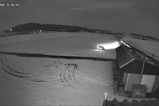 Driftující auto zničilo plochu letiště v Českém ráji. Vandala hledají piloti i policie - Novinky