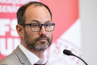 STAN zůstává ve vládě. „Dostali jsme jasné záruky, že vše kolem vyšetřování bitcoinové kauzy bude transparentně probráno,“ říká Farský