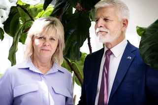 Prezidentský pár to schytal za vánoční přání: Strojení a neupřímní roboti, rozčilují se lidé – eXtra.cz