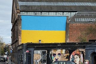 Ukrajinské vlajky v zahraničí nevlají? - Médium.cz