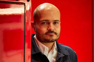 Kluk, který pomáhal babičce ve skladu. Co stojí za úspěchem Michala Strnada?