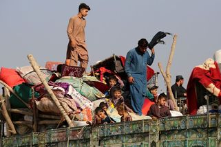 Fotky: Statisíce afghánských migrantů v pohybu. Pákistán dokončuje velký plán - Seznam Zprávy
