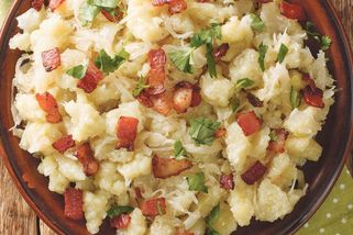 Recept na strapačky, slovenskou klasiku s kysaným zelím