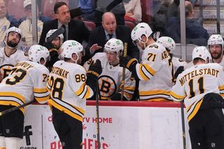 NHL | Pastrňák asistoval, prohru Bostonu však neodvrátil. I Hronek bodoval v NHL - Sport.cz