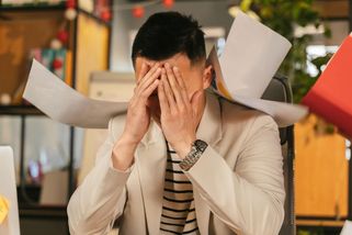 „Pane, s vaším příjmem na příspěvky zapomeňte,“ řekli mi na úřadě. Že mi nezbývá na jídlo? Nezájem - Médium.cz