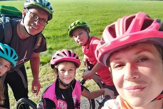 Nakupují byty pro lidi v nouzi. Máme to s manželkou jako hobby, říká český lékař