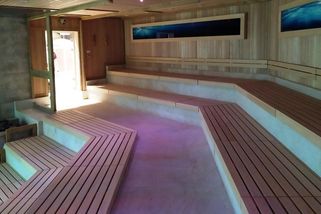 Šla jsem do sauny nahá a všichni se na mě dívali. Až v šatně mi došlo, proč ten rozruch - Médium.cz