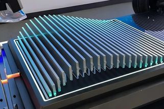 Čínské elektromobily lepší než Tesla? Němci udělali rozborku do posledního šroubku. Čekali jsme všechno, jen ne tohle