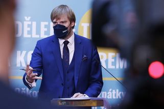 Testy od září zdarma už jen pro nezletilé, rozhodla vláda - Novinky