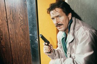 Götze George alias komisař Schimanski byl synem Hitlerova přítele. Otce nalezl v masovém hrobě, sám zemřel na rakovinu