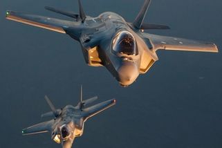 Vývoj výrobních nákladů na pořízení letounů F-35