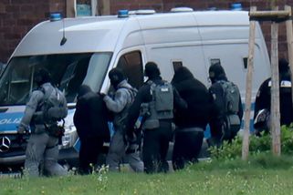 České stopy saských „teroristů“. Kontakt s Okamurovci a trénink střelby v Česku — HlídacíPes.org