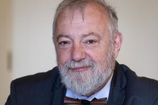 Úřad vlády tají, jestli má poradce pro národní bezpečnost prověrku. Kmoníček to ale sám přiznává