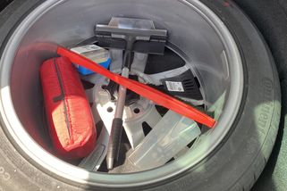 Nová povinná výbava už platí: Řada věcí se změnila. Zkontrolujte ji dříve, než začnou plošné kontroly na silnicích