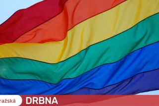 Duhová bude v Praze Petřínská rozhledna i vlajky tramvajích. Radní přehlasovali primátora