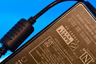 Nenápadný váleček na konci kabelu: Je důležitější, než si myslíte - CHIP.cz