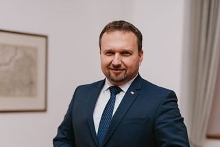 Důchodci si valorizací 2026 podle Jurečky polepší nad průměrný růst cen - Médium.cz