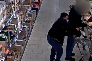 Drzého kapsáře zachytila kamera. Seniora v obchodě okrádal dlouhou půlminutu - Novinky