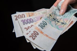 Muž přišel o veškeré úspory. Falešný bankéř ho připravil o více než devět milionů - Novinky