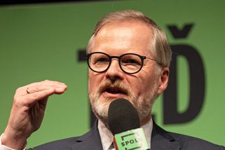 Vláda nezavede nový systém emisních povolenek - Novinky