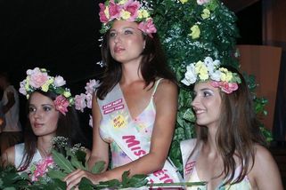 Z české modelky je muslimka. Kdysi točila reklamu s Dykem, dnes se denně modlí a nejí vepřové - Médium.cz