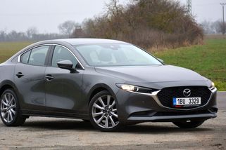 Aktuální Mazda 3 má zaděláno na skvělou bazarovou kariéru. Motory a převodovky tu nezlobí a už se dá koupit za slušné peníze - Garáž.cz