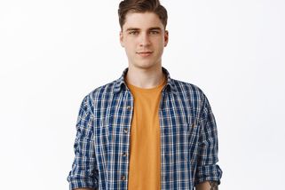 Z důchodu mi nezbylo na nákup a u pokladny mi chybělo 10 Kč. Reakce mladíka dojala celý obchod - Médium.cz