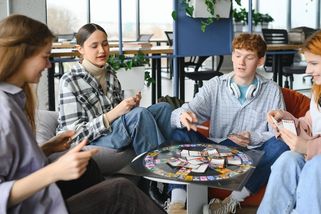 Připrav se, hrajem! Deskové hry nejsou retro, naopak zažívají boom u všech generací - Seznam Zprávy