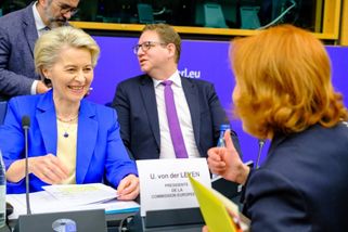 Politico: Evropští lídři se obávají, že EK bude chtít kontrolu nad obranou - Svět hospodářství