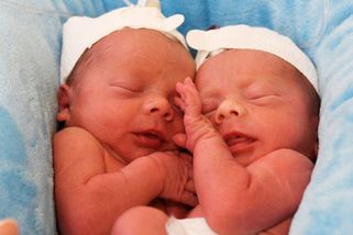 Česko bez dětí. Porodnost spadla na historické min...