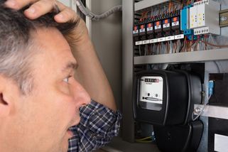 Češi mají skoro nejdražší elektřinu v EU, přestože Česko patří k jejím největším vývozcům – faei.cz