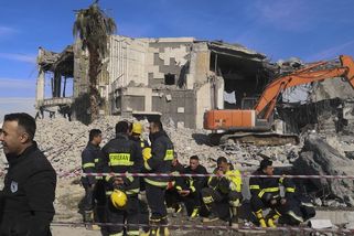 Napětí roste, Írán ukazuje svaly. Po Iráku a Sýrii ostřeloval balistickými raketami Pákistán - Novinky