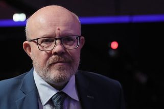 Zdrcující diagnóza ministra zdravotnictví. Válek trpí rakovinou, musí urychleně na operaci – eXtra.cz
